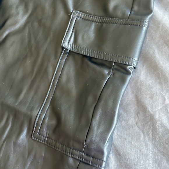 American Eagle Stretch High Wasted Vegan Leather Straight Cargo Pant - Picture 3 of 9